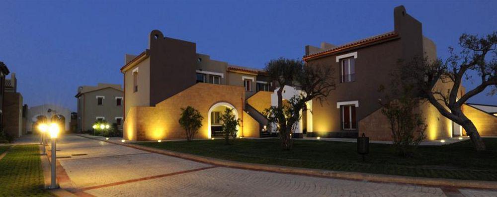 Le Residenze Archimede Aparthotel Сиракуза Екстериор снимка